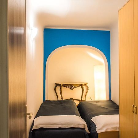 Free Parking - Centro Citta Via Caffaro Apartman Genova Kültér fotó